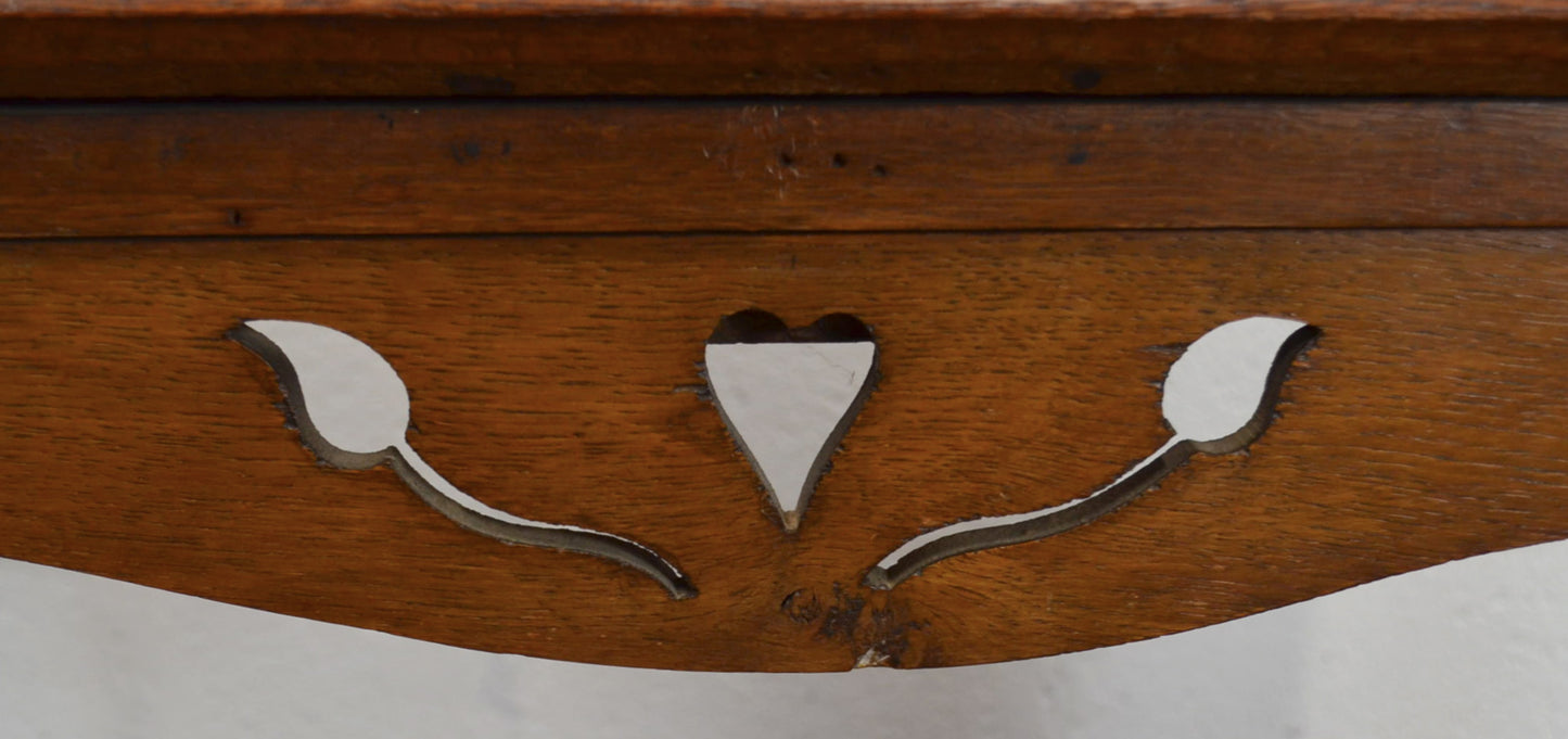 Arts & Crafts 20th Century Oak Bureau