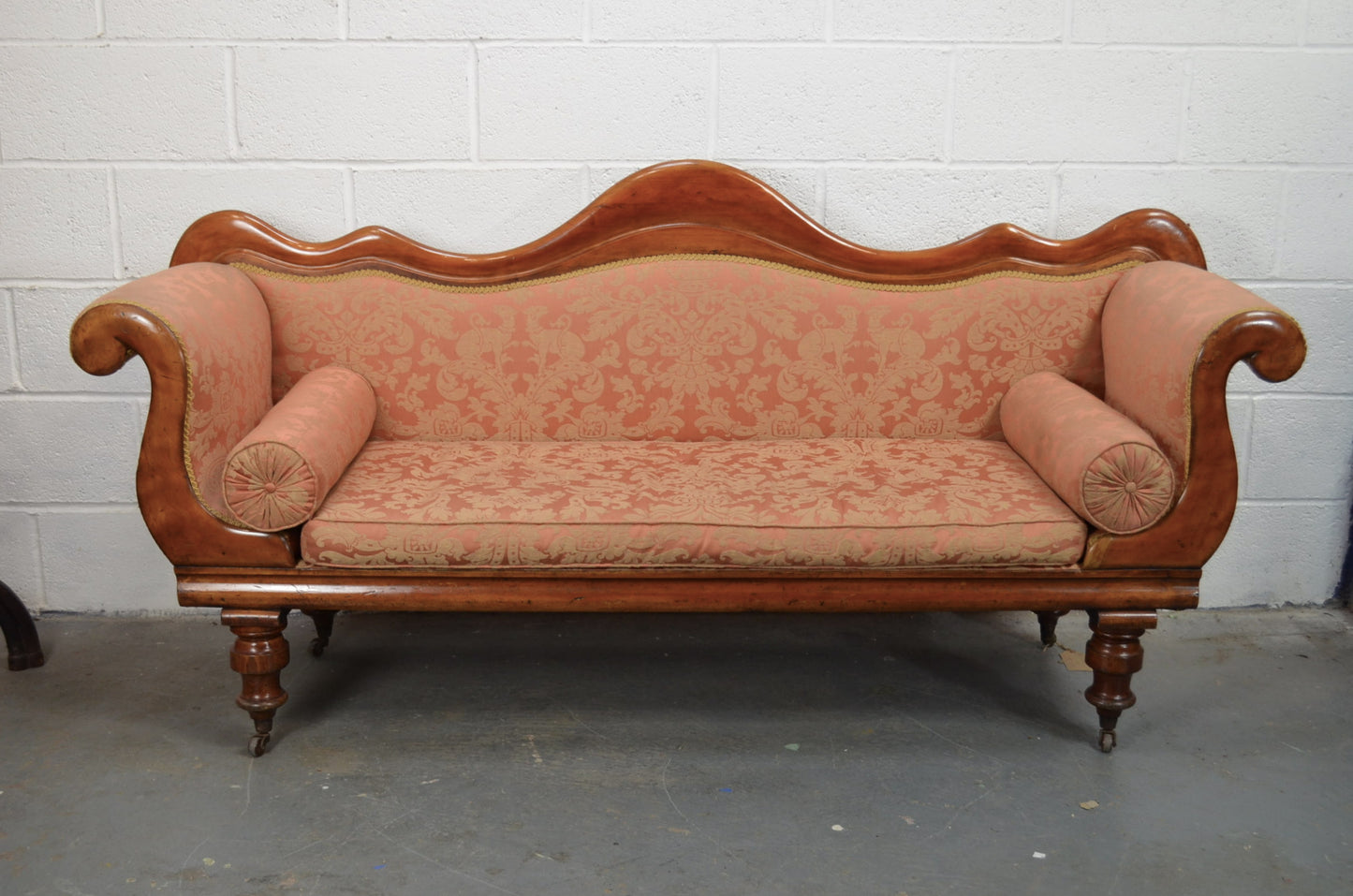 victorian sofa
