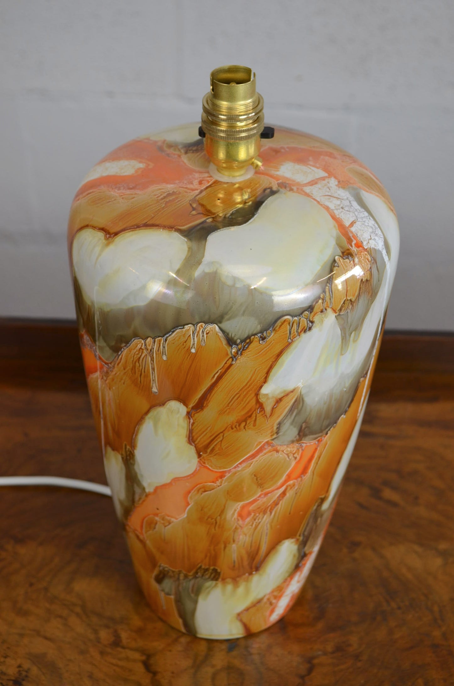 A Vintage Ceramic Art Pattern Table Lamp