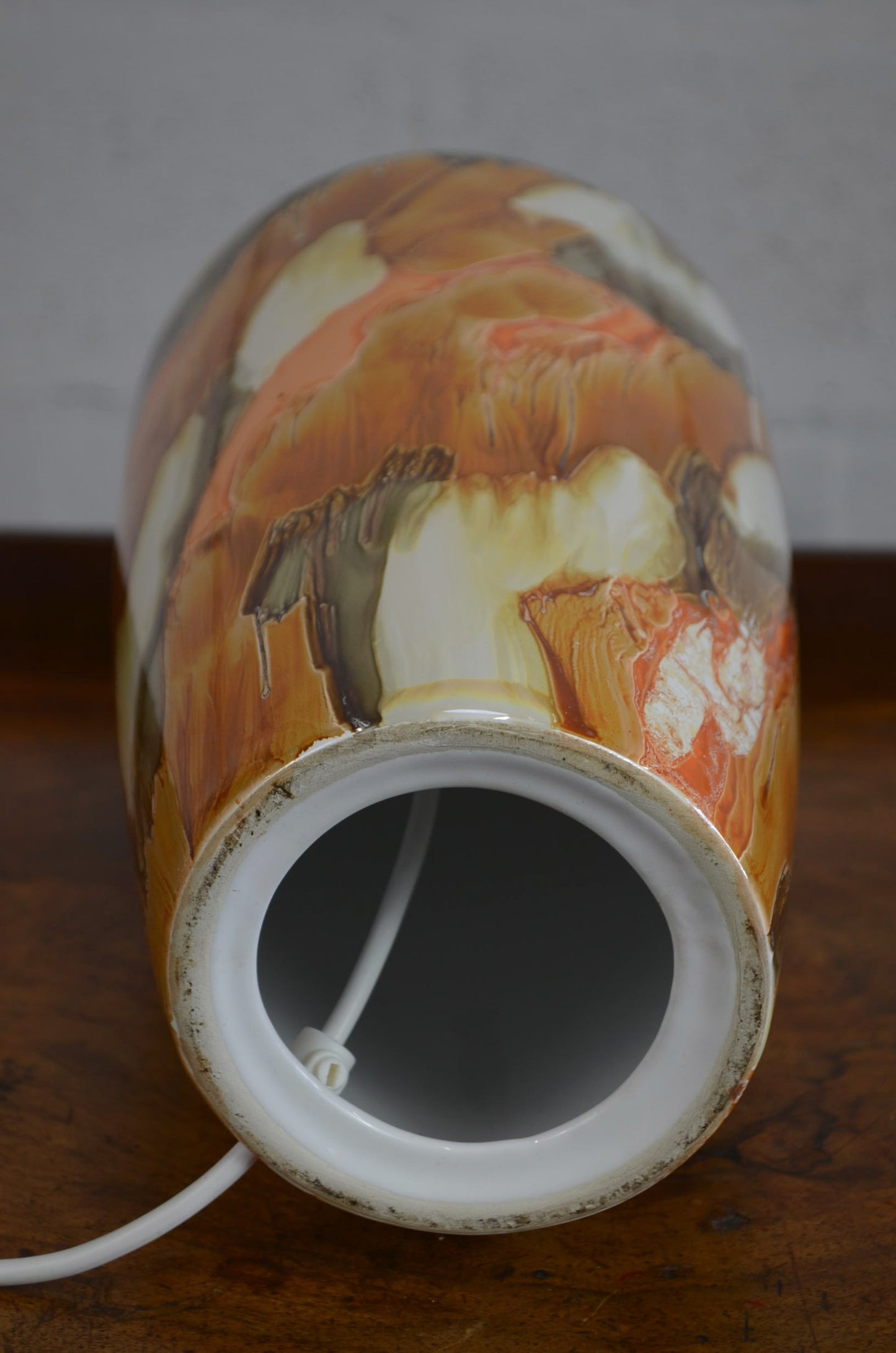 A Vintage Ceramic Art Pattern Table Lamp