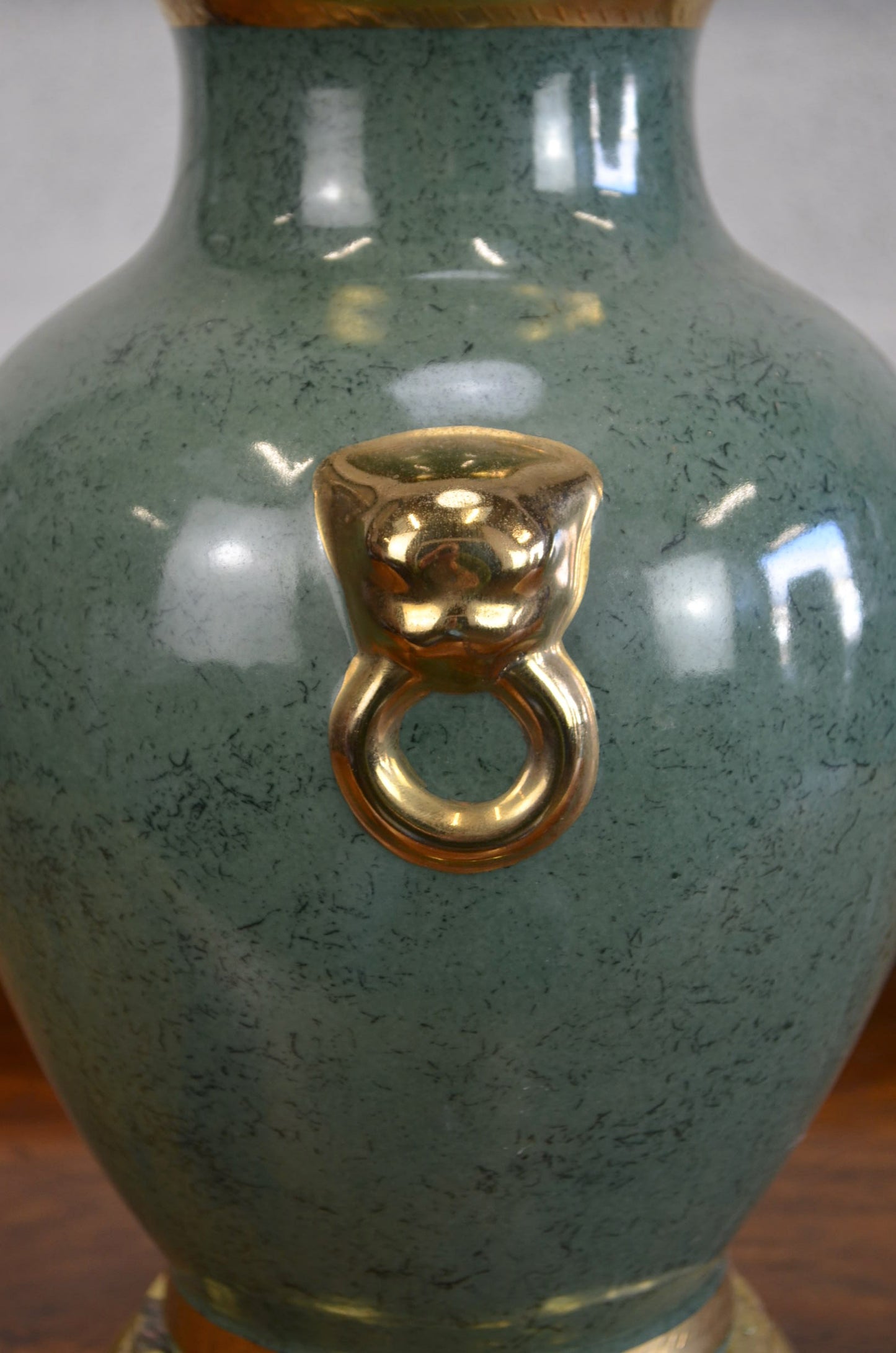 Vintage Neoclassical Style Urn Table Lamp