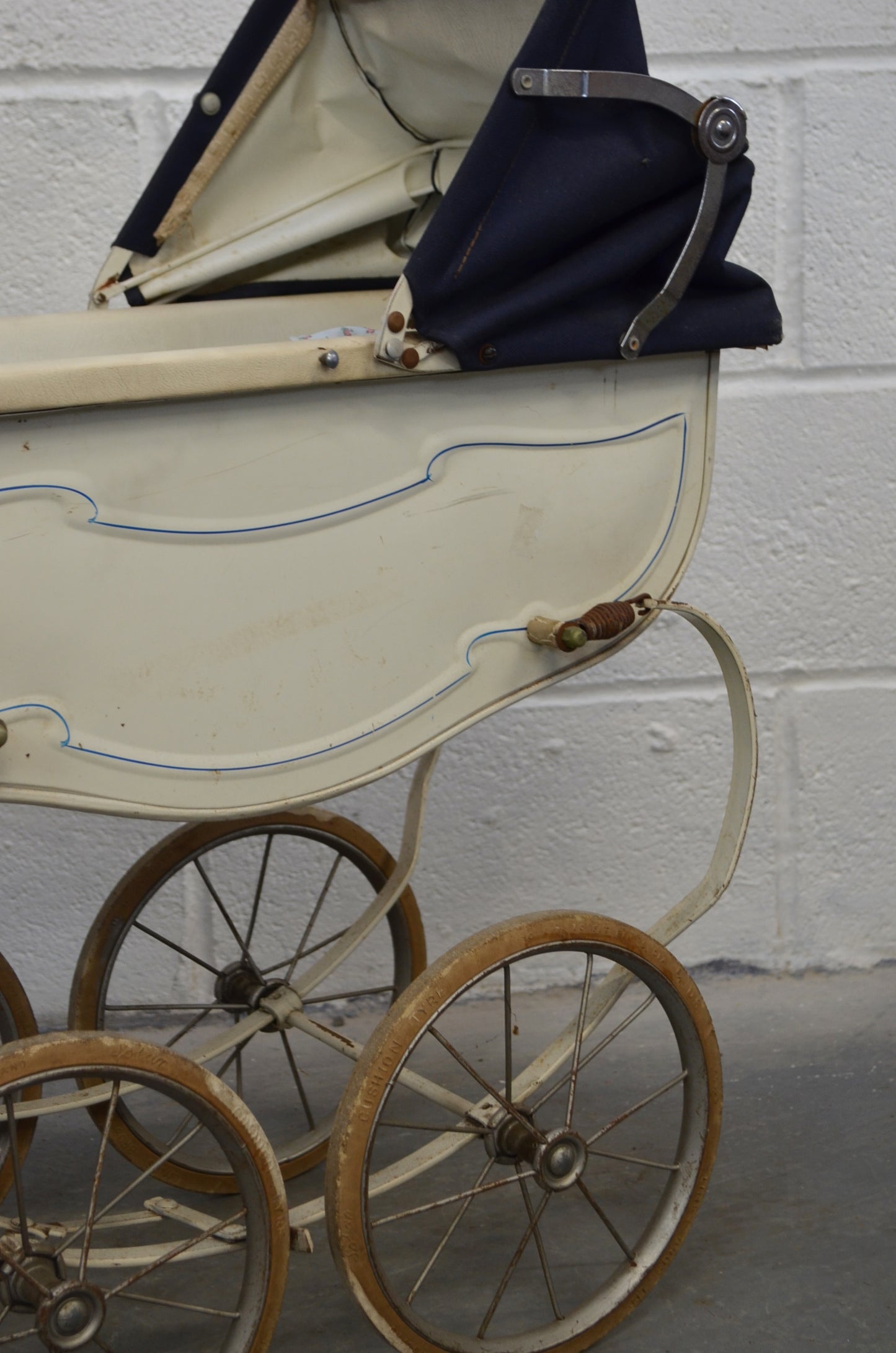 Vintage Dolls Pram