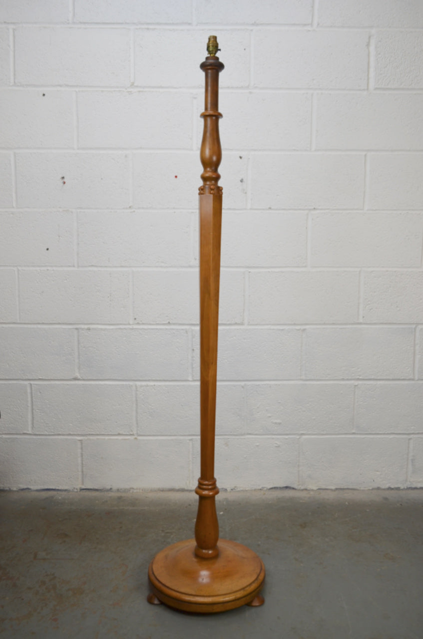 Vintage Walnut Floor Lamp (n1)