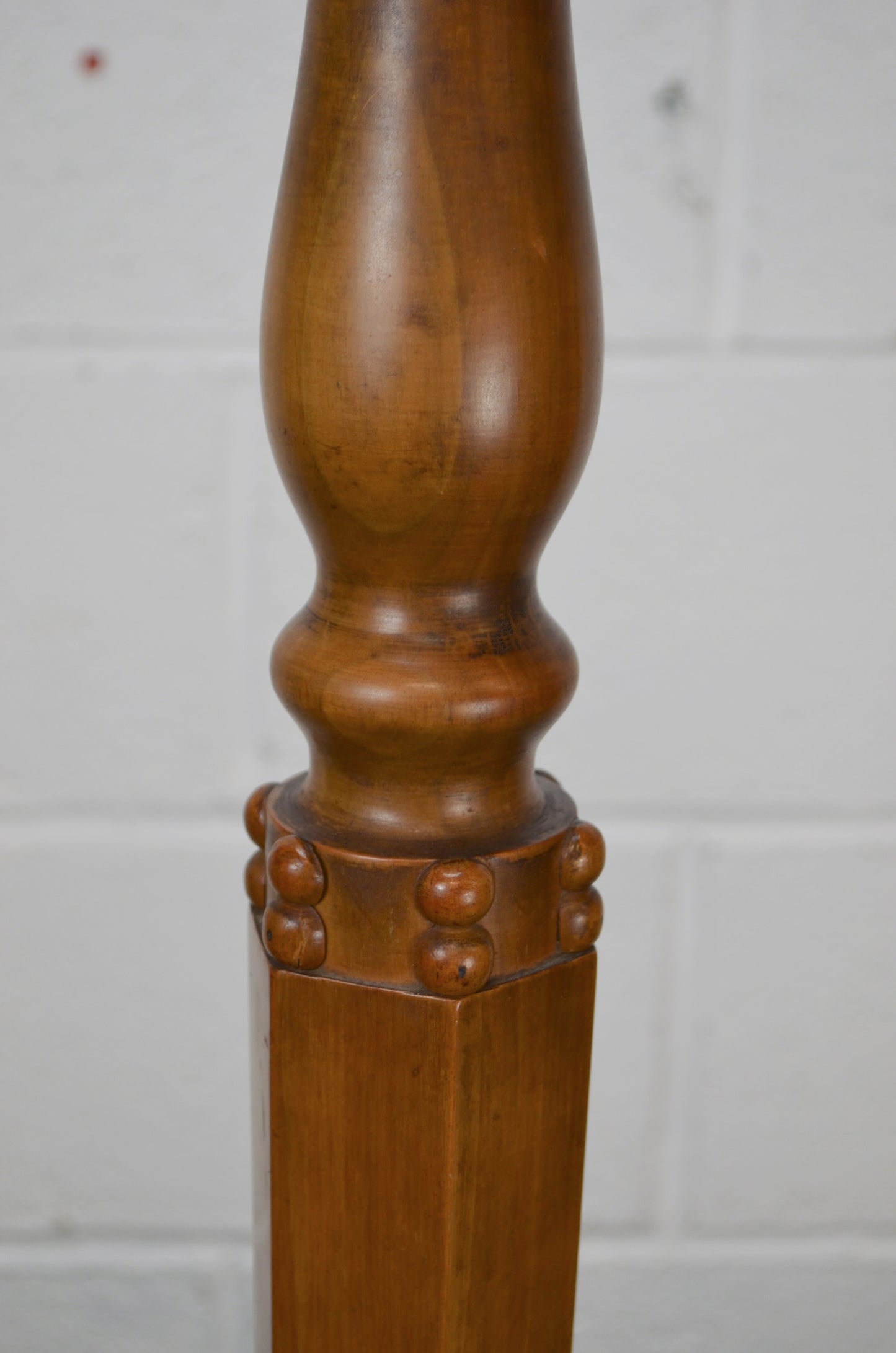 Vintage Walnut Floor Lamp (n1)