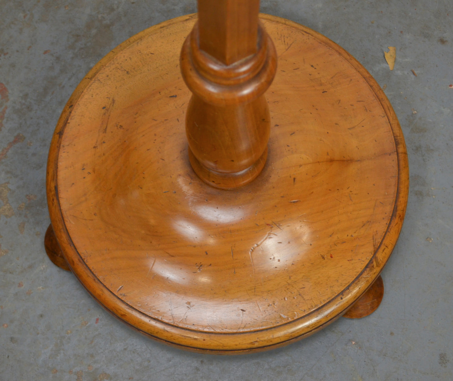 Vintage Walnut Floor Lamp (n1)