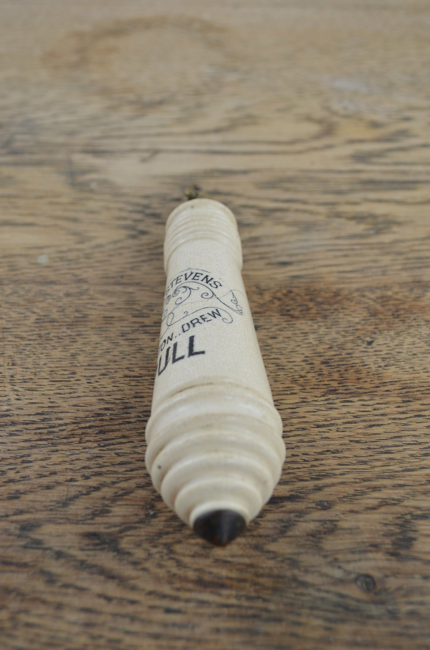 Victorian Ceramic Toilet Pull