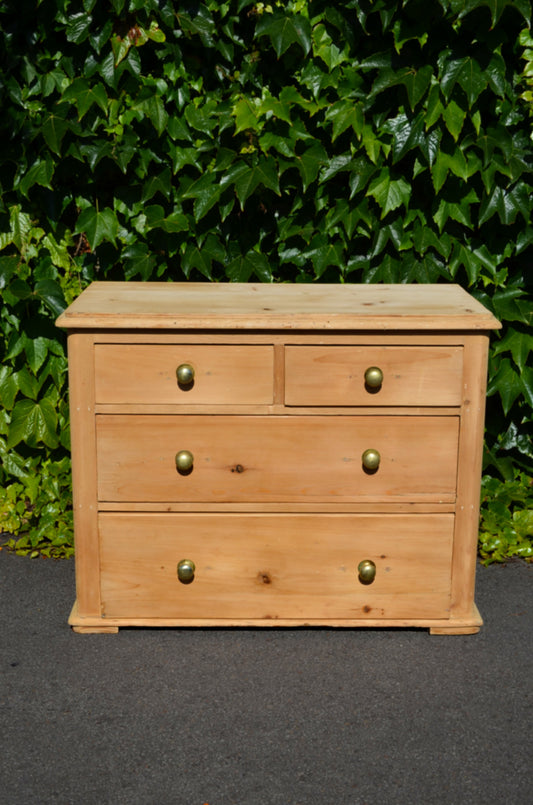Victorian Chest Of Drawers