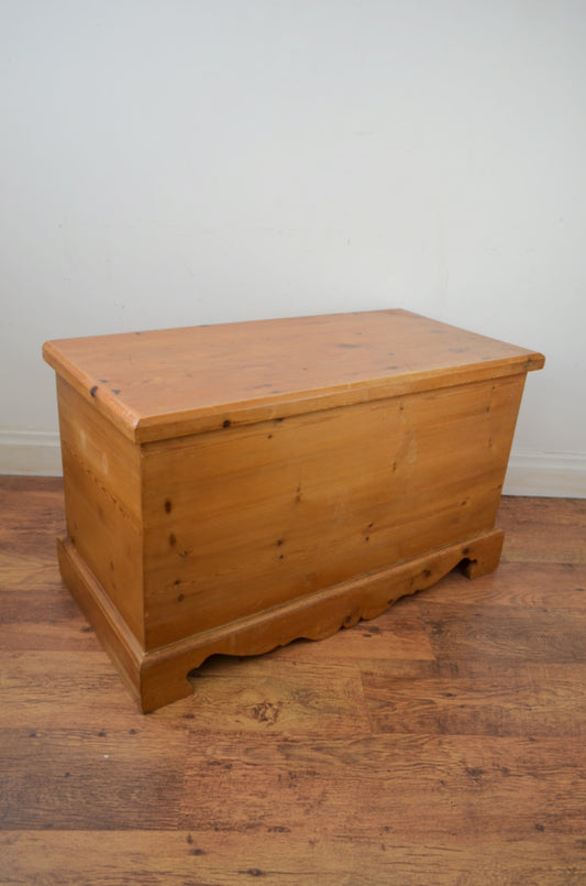 Vintage Pine Blanket Box