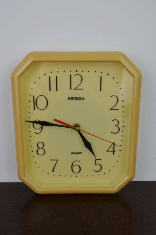 Retro Sweda Clock