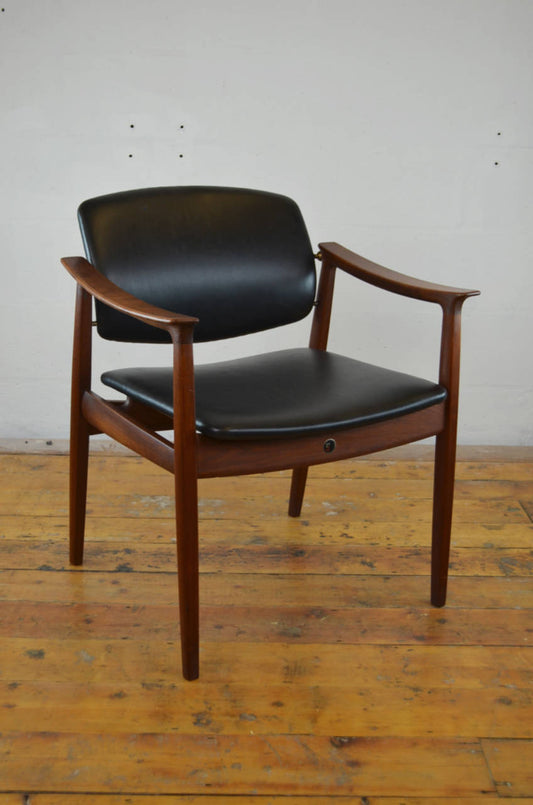 Kindt Larsen Armchair for France & Son